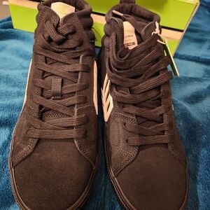 Cariuma Women's Black High-Top Sneakers Size 9.5
